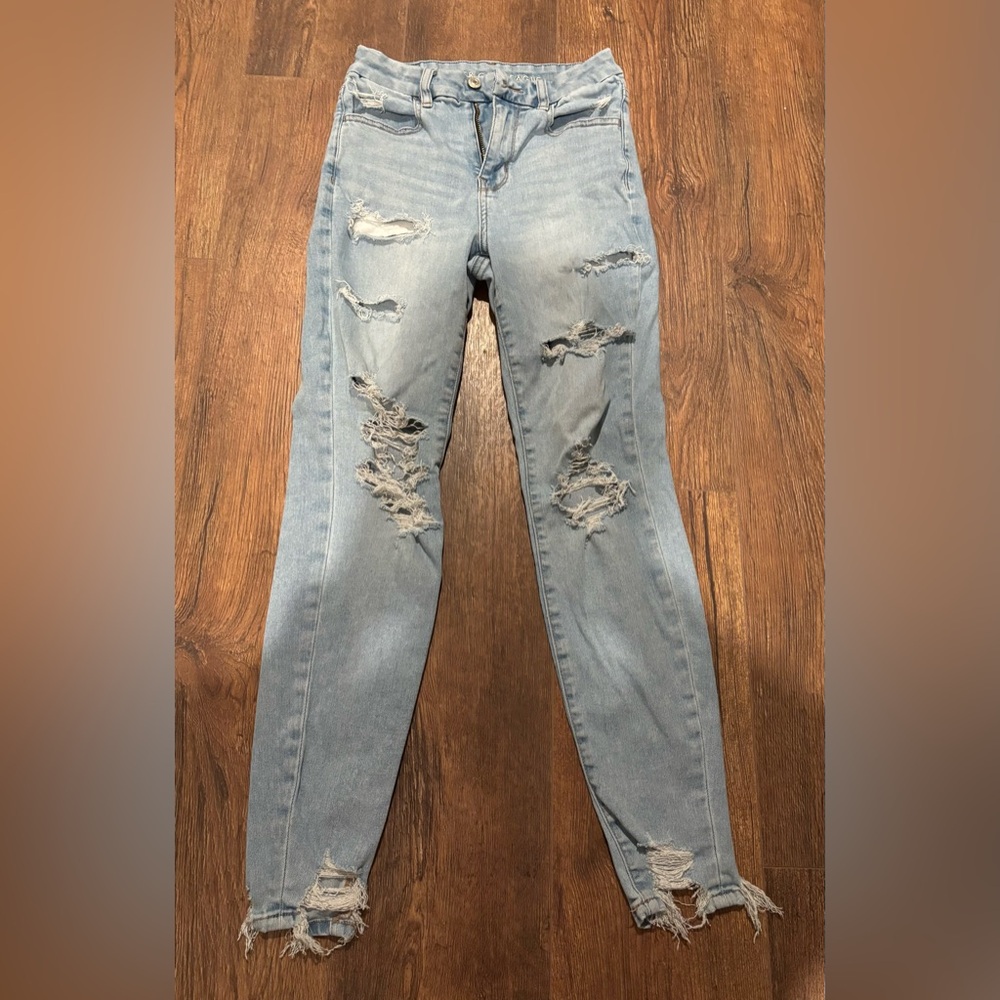 American Eagle Outfitters Light Blue Distressed Skinny Jeans